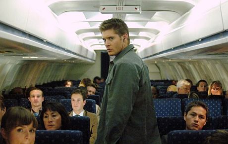 supernatural-phantomtraveler_1207941104 Phantom Travler - Dean Turns and looks at the camera