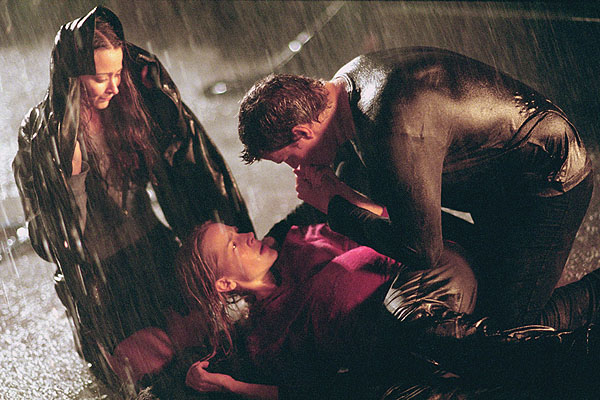ANGEL (Season 3) Lullaby (Ep#9 3ADH09) Roll 24, Frame 34 Pictured (left to right): Amy Acker as Fred, Julie Benz as Darla, David Boreanaz as Angel Photo Credit: © The WB / Ron Batzdorff